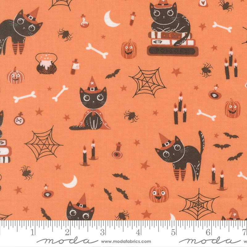 Moda -Purrs and Boos- Fabric