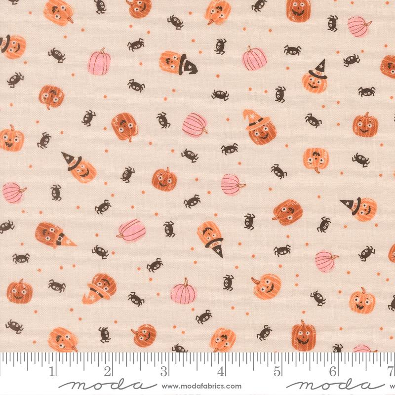 Moda -Purrs and Boos- Fabric
