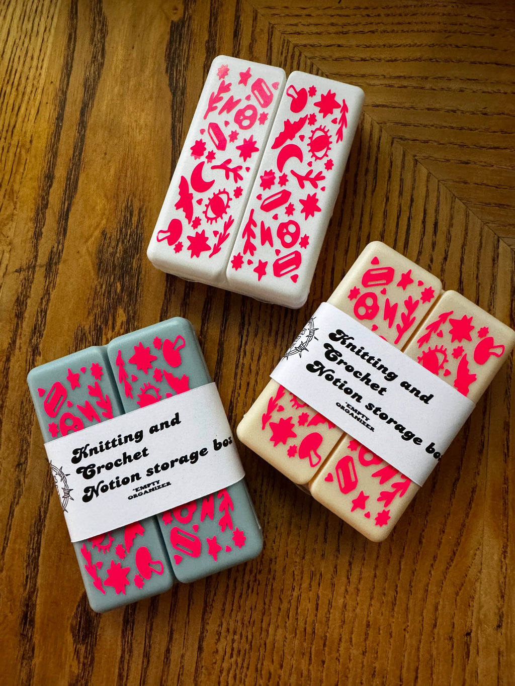 Knitting Crochet Notions Organizer: Magnetic Closure Box: White / Plants & Floral